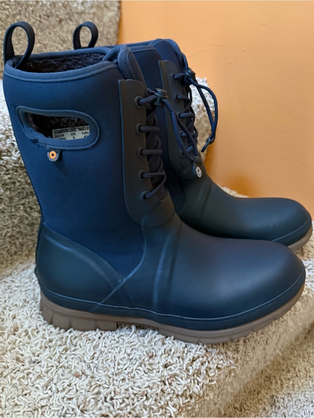 Like NEW - Waterproof Comfortable BOGS Boots (- 40F) Womens Sz 9; Men’s Size